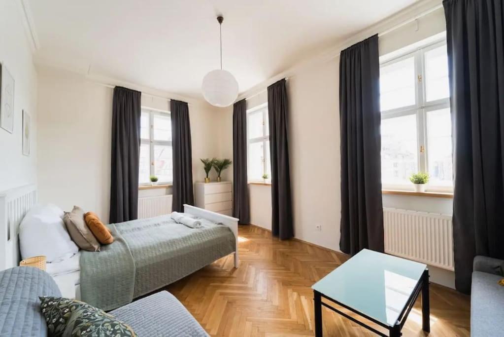 Duze Mieszkanie W Samym Rynku Wroclaw Bagian luar foto