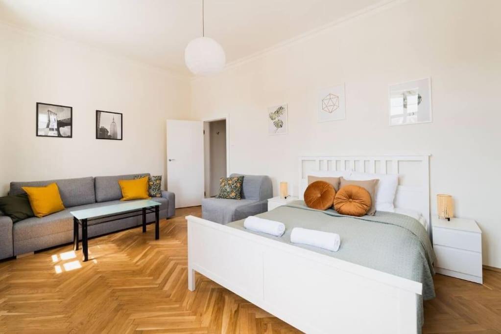 Duze Mieszkanie W Samym Rynku Wroclaw Bagian luar foto